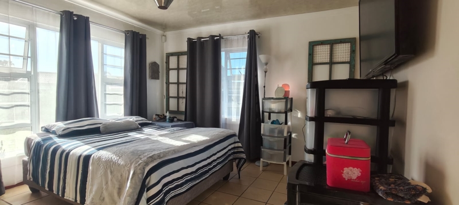 To Let 3 Bedroom Property for Rent in Overbaakens Eastern Cape